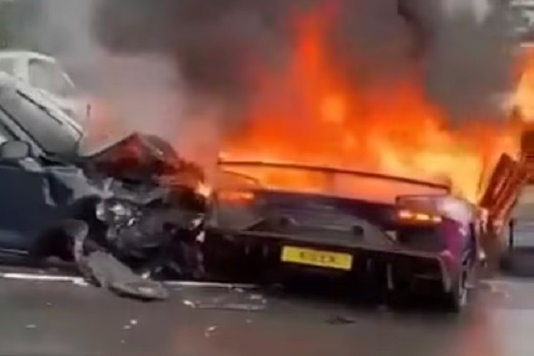 Xot xa nhin Lamborghini Aventador SVJ hon 7,4 ty chay tro khung