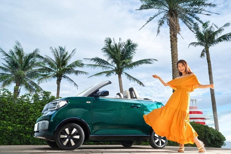 Muon tau Wuling Hongguang Mini EV Cabrio 2023, ban phai choi xo so?-Hinh-9
