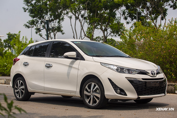 Co nen mua Toyota Yaris, chay nhu Vios gan 600 trieu tai Viet Nam?