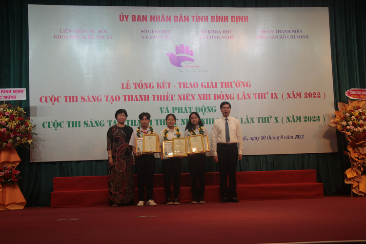 Binh Dinh: 44 giai phap doat giai Cuoc thi Sang tao Thanh thieu nien nhi dong lan thu IX