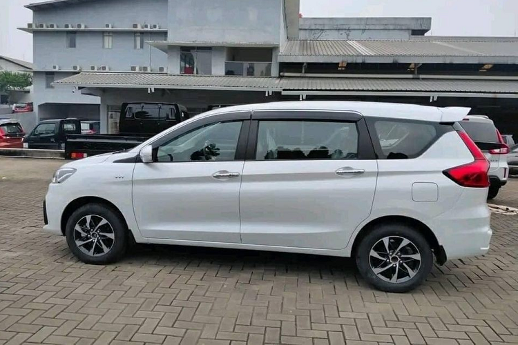 Suzuki Ertiga Hybrid 2023 