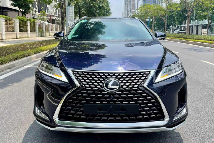 Lexus RX300 dang bi dai ly 