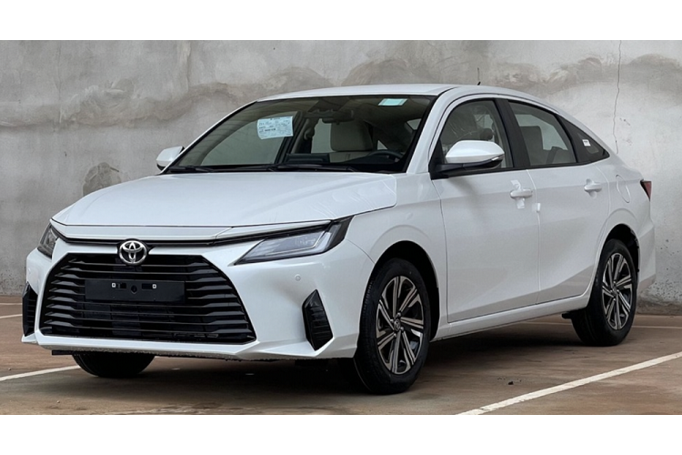Toyota Vios 2023 gia re, tu 349 trieu dong “chay hang