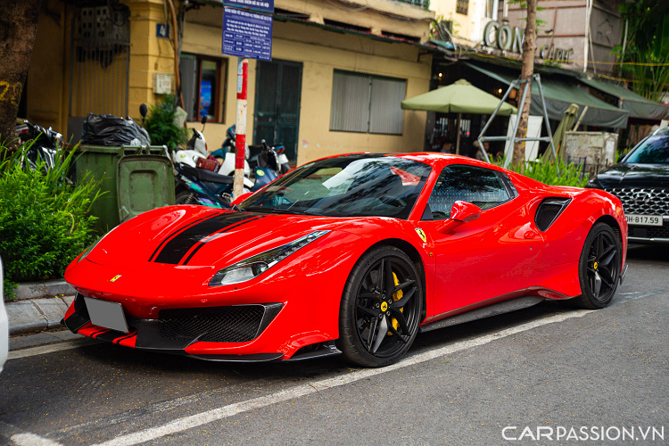 Ferrari 488 Pista Spider khong duoi 30 ty, doc nhat tai Ha Noi