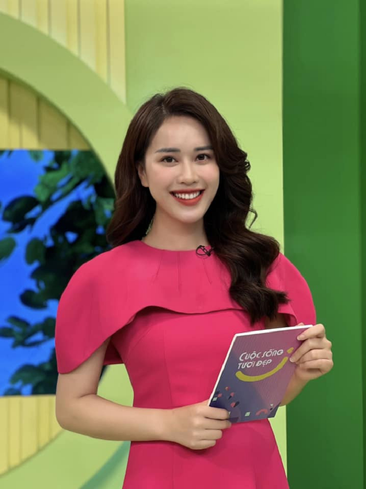 MC Mai Phuong VTV: Vo chong toi cai nhau van phai chung giuong-Hinh-7