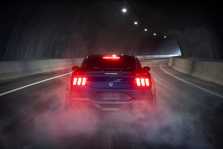 Ford Mustang Dark Horse se khien nguoi dung 