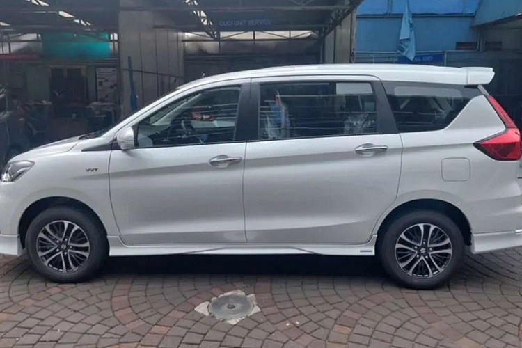 Gia xe Suzuki Ertiga Hybrid 2023 tai Viet Nam - cao nhat 690 trieu dong-Hinh-3