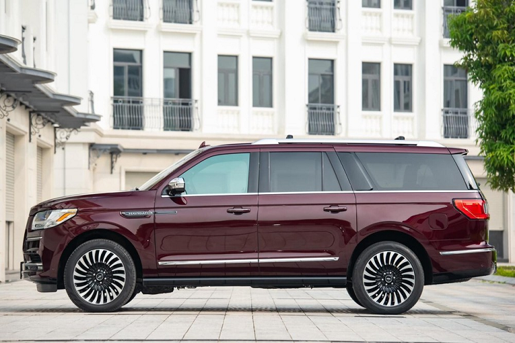 Lincoln Navigator bien 