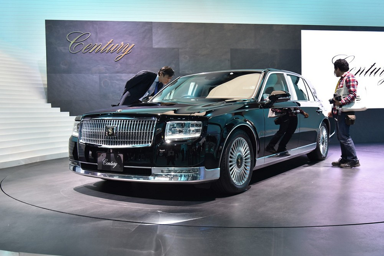 Toyota Century - SUV sieu sang san sang dau Rolls-Royce Cullinan?