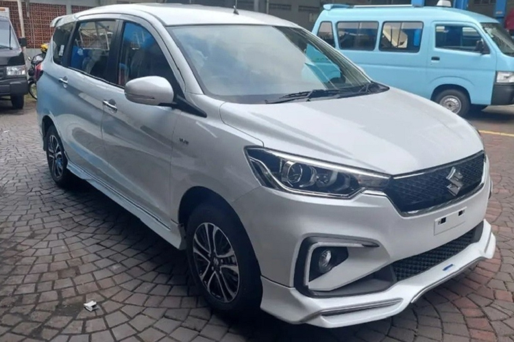 Suzuki Ertiga Hybrid ra mat Viet Nam 28/9, ban ra tu 539 trieu dong-Hinh-5