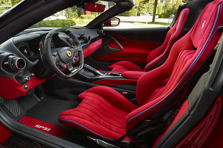 Ferrari SP51 - sieu pham mui tran 