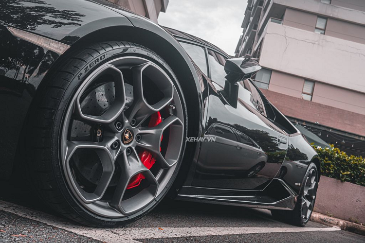 Day la chiec Lamborghini Huracan mau den bong “doc nhat” Viet Nam-Hinh-5