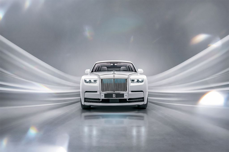 Rolls-Royce phat lenh trieu hoi Phantom 2023 vi loi den pha