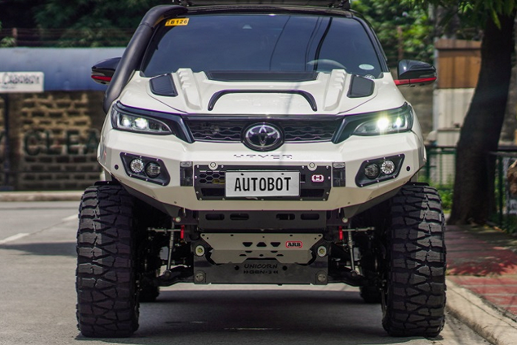 Toyota Fortuner GR-S 2022 - “quai vat off-road”, bat chap moi dia hinh-Hinh-2