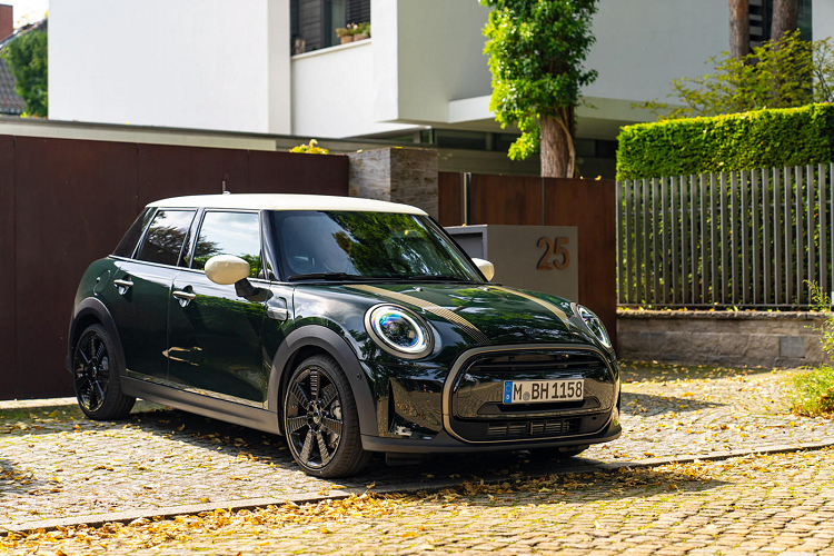 MINI Cooper S 5-Cua Resolute Edition ra mat Viet Nam, nang dong va ca tinh