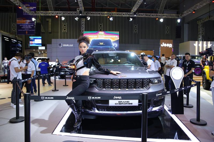 Thuong hieu Jeep mang dan “xe khung” do bo trien lam VMS 2022
