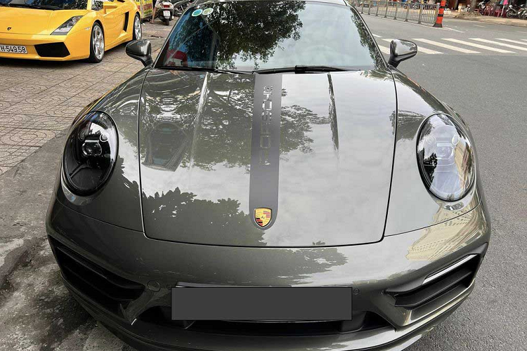 Porsche 911 GTS gan 9 ty cua Dang Le Nguyen Vu lan dau 