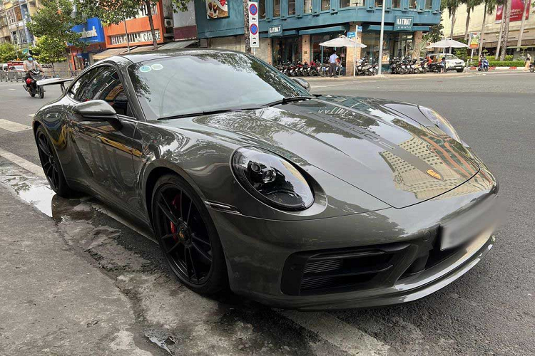 Porsche 911 GTS gan 9 ty cua Dang Le Nguyen Vu lan dau 