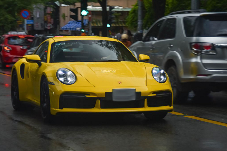 “Tom gon” Porsche 911 Turbo S 992 chinh hang thon 15 ty tai Viet Nam