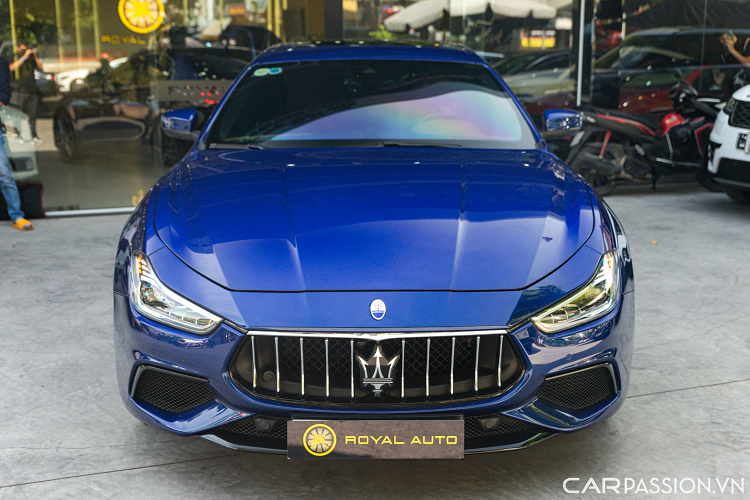 Co nen mua Maserati Ghibli GranSport 2018 chay 12.000km gia 5,8 ty?-Hinh-3