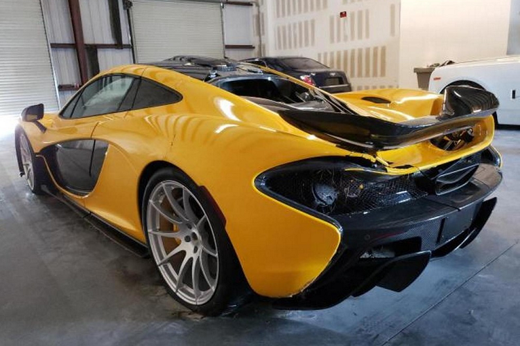 Sieu xe McLaren P1 ngap nuoc gia re gap 7 lan van bi che dat-Hinh-8