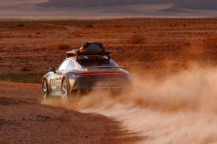 Porsche 911 Dakar 2023 - sieu xe cho dan off-road tu 5,36 ty dong-Hinh-5