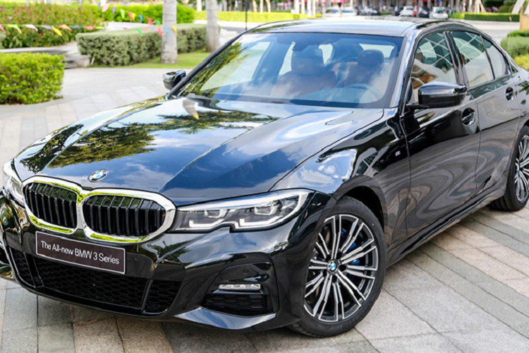 BMW 3-Series lap rap tai Viet Nam 
