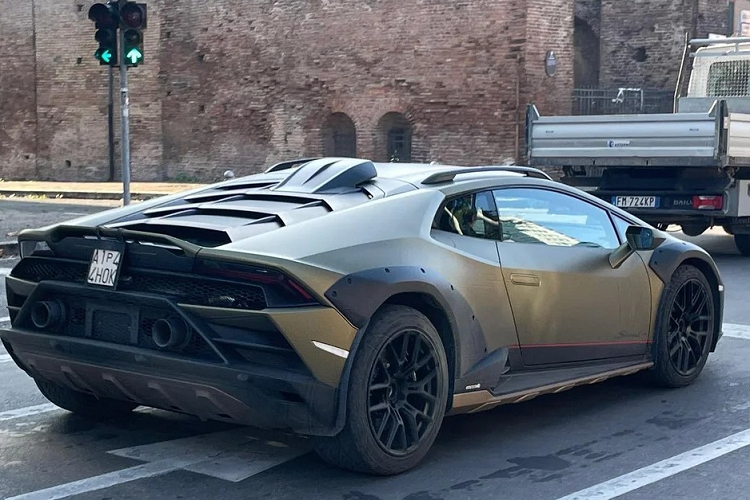 Lamborghini Huracan Sterrato 2023 - sieu xe off-road lan dau 