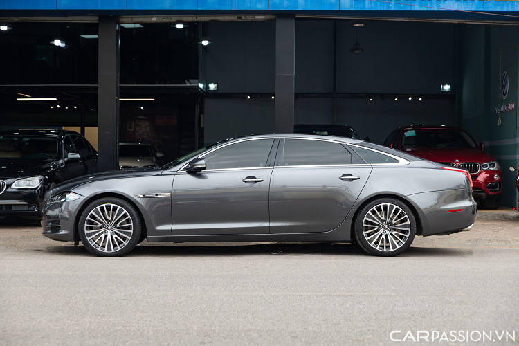 Jaguar XJL Supercharged chay 11 nam, 