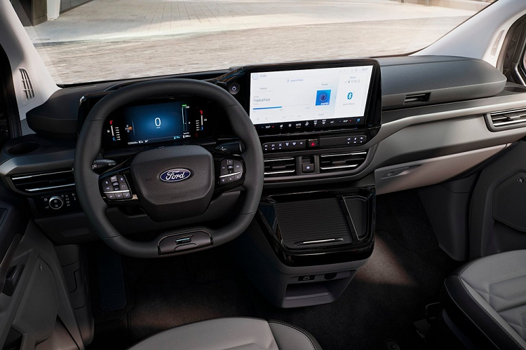Ford Tourneo Custom 2023 - chiec MPV cho gia dinh nang dong-Hinh-7