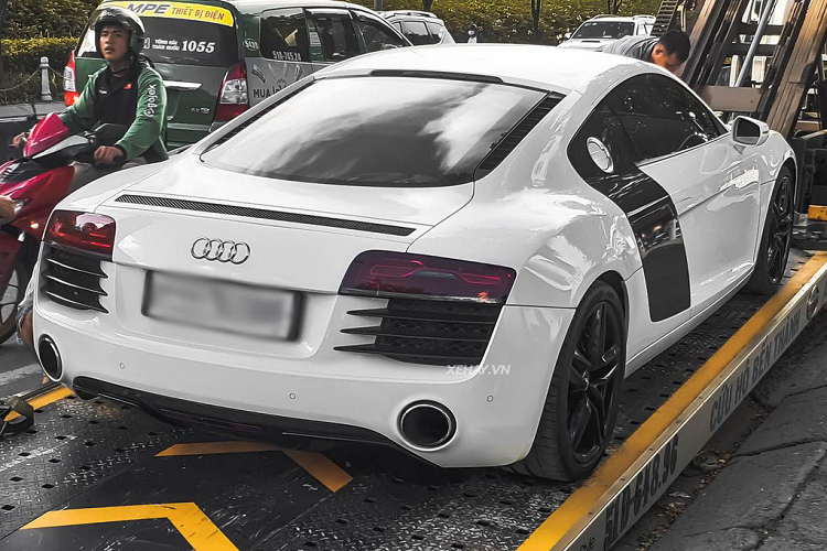 Cham mat Audi R8 V8 so san 