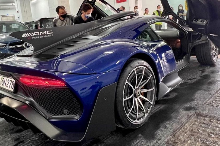 “Quai thu duong pho” Mercedes-AMG ONE dau tien khoang 66,6 ty dong-Hinh-10