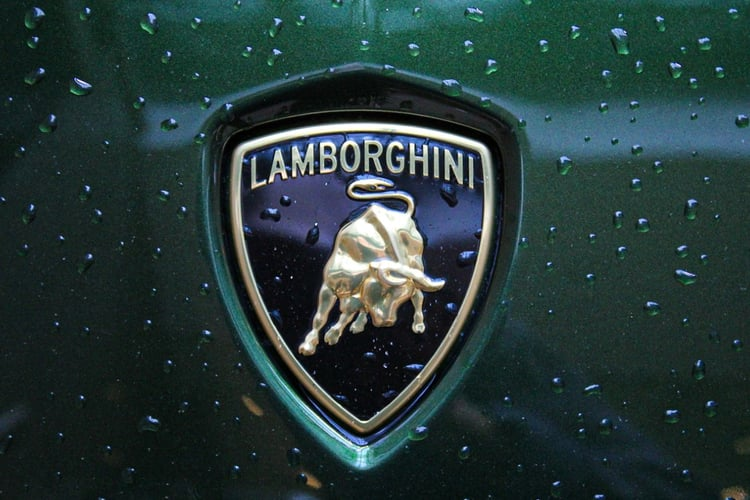 Lamborghini Aventador SVJ hon 60 ty mau cuc la tren pho Sai Gon-Hinh-3