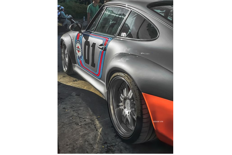 Tom gon Porsche 911 GT2 993 “tha dang” cuc chat tren pho Sai Gon-Hinh-10