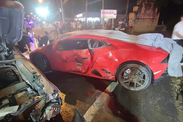 Lamborghini Huracan nat suon, tien sua du 