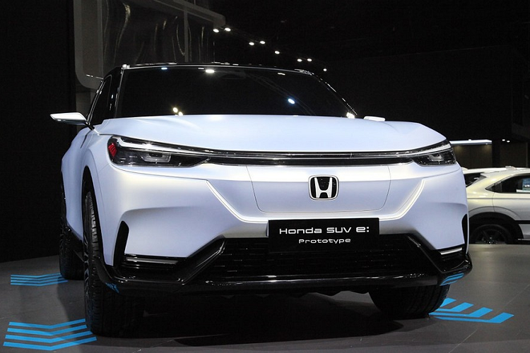 Can canh Honda HR-V 2023 chay dien vua 
