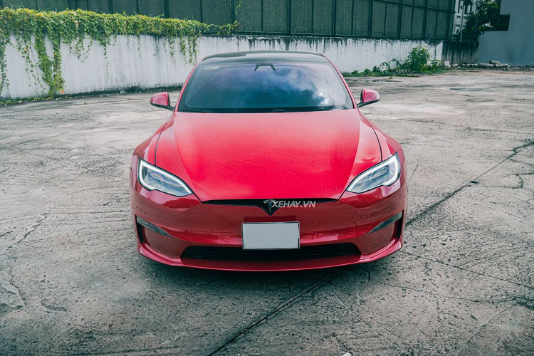 Can canh Tesla Model S Plaid dien manh 1.020 ma luc o Sai Gon