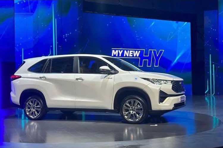 Dai ly da nhan coc cho Toyota Innova 2023, sap ra mat Viet Nam-Hinh-4