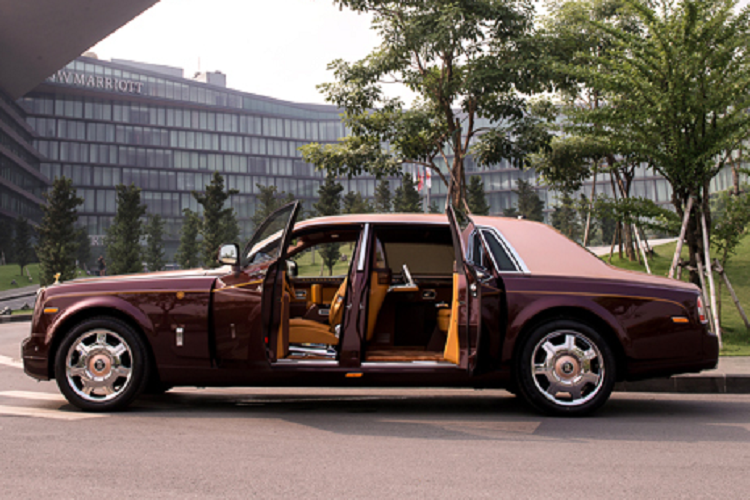 Rolls-Royce Phantom Lua thieng cua ong Trinh Van Quyet ha gia 2,8 ty-Hinh-4