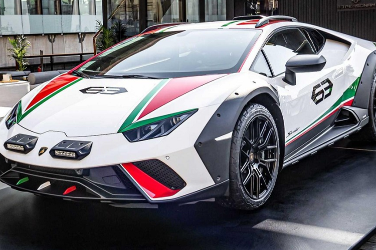 Lamborghini Huracan Sterrato bat ngo xuat hien tai World Cup 2022