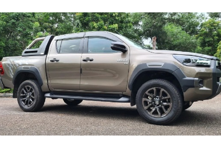 Toyota Hilux Rogue lo dien tai Dong Nam A, doi thu cua Ranger Raptor-Hinh-3