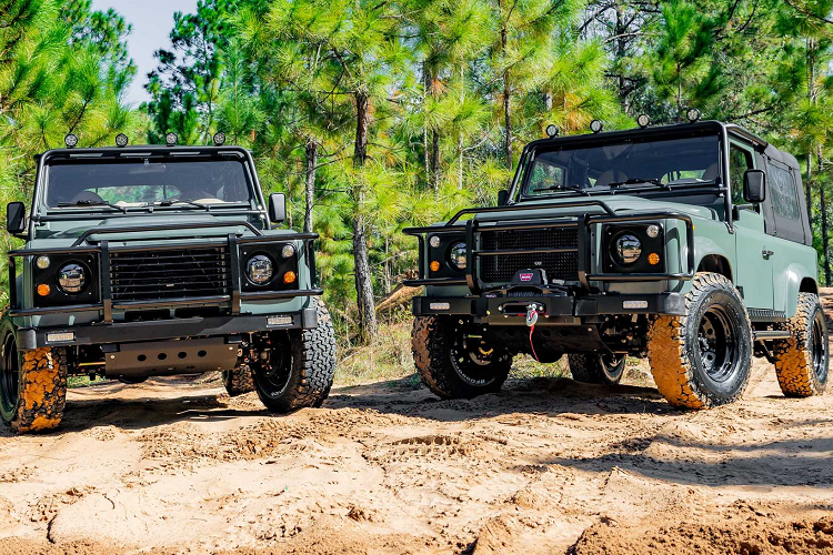 Ngam bo doi Land Rover Defender 90 Restomod 