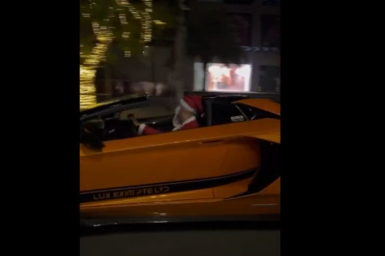 “Tuan loc” Lamborghini Aventador SVJ Roadster hon 30 dong ty o Ha Noi-Hinh-5