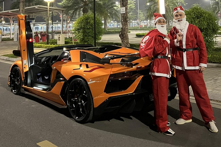 “Tuan loc” Lamborghini Aventador SVJ Roadster hon 30 dong ty o Ha Noi