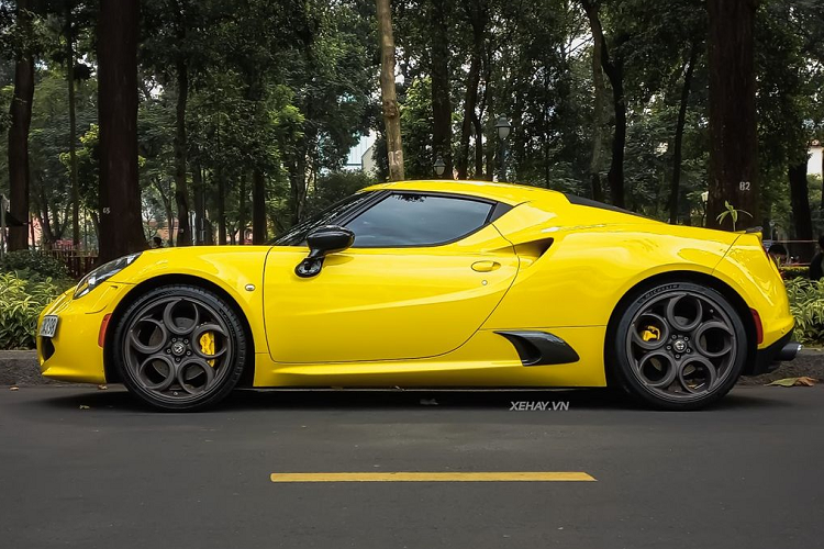 Tan thay Alfa Romeo 4C Launch Edition hon 4 ty doc nhat Viet Nam-Hinh-3