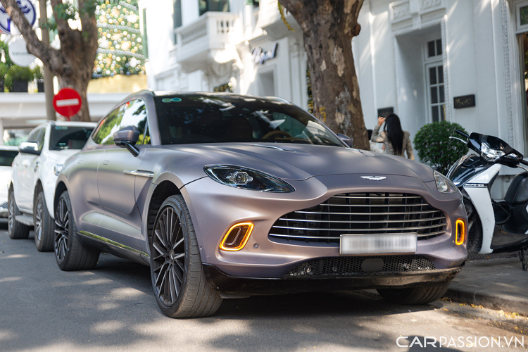 Chiec Aston Martin DBX hon 16 ty tai Ha Noi 