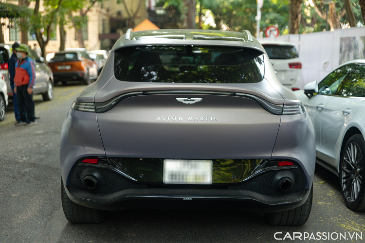 Chiec Aston Martin DBX hon 16 ty tai Ha Noi 