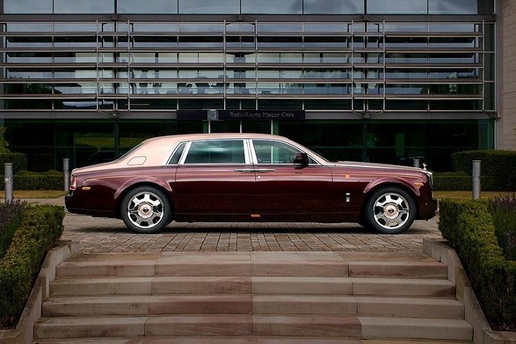 Rolls-Royce Phantom Lua thieng giam toi 5,3 ty van 