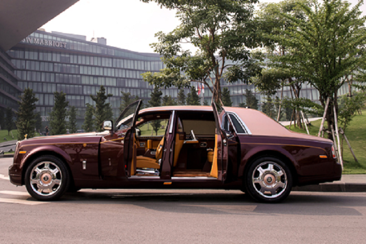 Rolls-Royce Phantom Lua thieng giam toi 5,3 ty van 