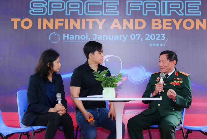 Gui thong diep len tram vu tru quoc te ISS tai Space Faire-Hinh-9